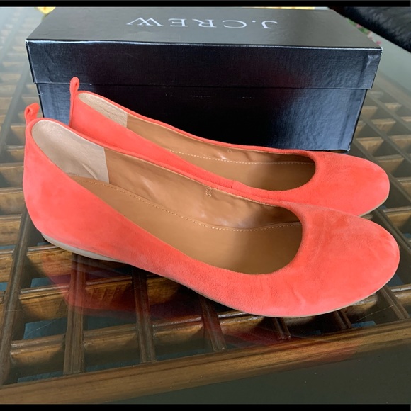 🔴 J. Crew Coral Suede Flats 7 - Picture 2 of 11